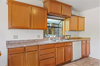 558 N Elliott St, Coquille, OR 97423 - Photo 12