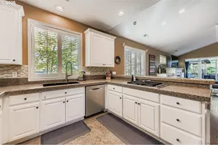 19874 Bennington Ct, West Linn, OR 97068 - Photo 12