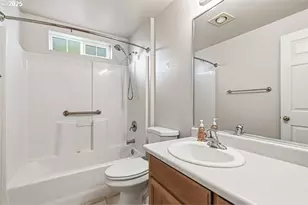 1243 Shafer Ln, Medford, OR 97501 - Photo 8