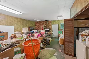 67118 W Westview Rd, North Bend, OR 97459 - Photo 14