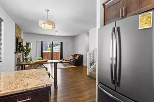 1018 SW Halsey St, Troutdale, OR 97060 - Photo 6