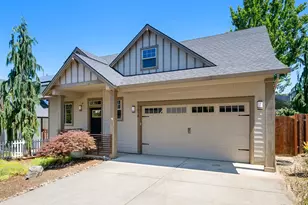 1018 SW Halsey St, Troutdale, OR 97060 - Photo 2