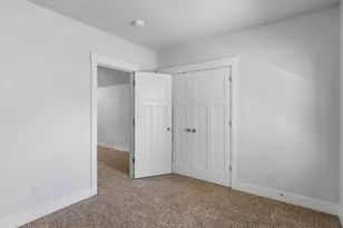 1018 SW Halsey St, Troutdale, OR 97060 - Photo 34