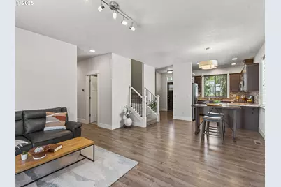 1018 SW Halsey St, Troutdale, OR 97060 - Photo 14