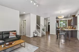 1018 SW Halsey St, Troutdale, OR 97060 - Photo 14