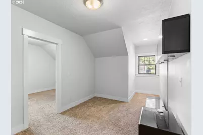 1018 SW Halsey St, Troutdale, OR 97060 - Photo 30