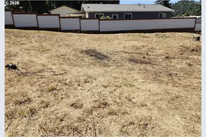 1035 Whipple Ct, Yoncalla, OR 97499 - Photo 2