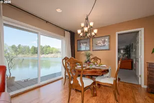 584 N Tomahawk Island Dr, Portland, OR 97217 - Photo 10