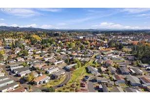 823 SW Williamsburg Way, Beaverton, OR 97006 - Photo 10