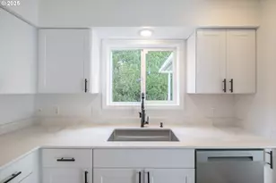 4860 Happy Dr NE, Salem, OR 97305 - Photo 14