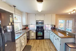 2904 Wolf Meadows Ln, Eugene, OR 97408 - Photo 6