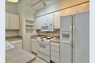 9008 NE 54th St #H33, Vancouver, WA 98662 - Photo 6