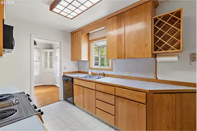 6126 NE 36th Ave, Portland, OR 97211 - Photo 10