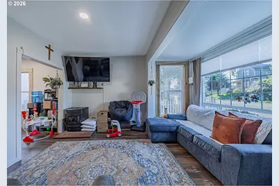 1541 Union, North Bend, OR 97459 - Photo 10