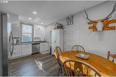 1541 Union, North Bend, OR 97459 - Photo 8