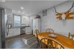 1541 Union Ave, North Bend, OR 97459 - Photo 8