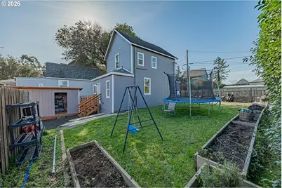 1541 Union, North Bend, OR 97459 - Photo 24