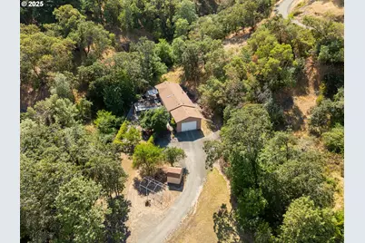 5120 NW Broad St, Roseburg, OR 97471 - Photo 2