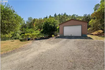 5120 NW Broad St, Roseburg, OR 97471 - Photo 40