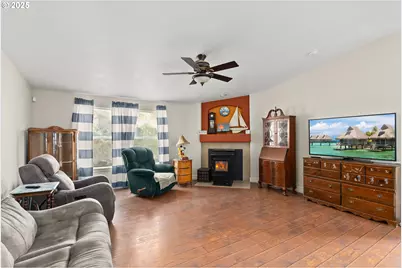 5120 NW Broad St, Roseburg, OR 97471 - Photo 6