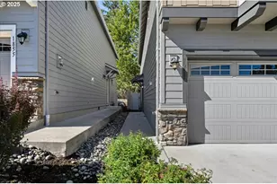 1911 NW Sage St, Camas, WA 98607 - Photo 2