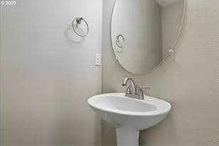 1911 NW Sage St, Camas, WA 98607 - Photo 12