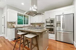 5057 W Sunset Dr, Lake Oswego, OR 97035 - Photo 10