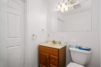 805 Queens Ave, Creswell, OR 97426 - Photo 22