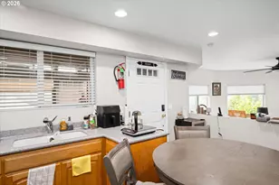 805 Queens Ave, Creswell, OR 97426 - Photo 30