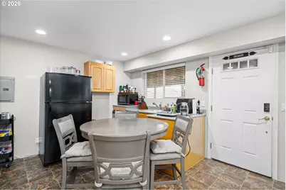 805 Queens Ave, Creswell, OR 97426 - Photo 28