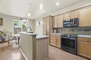 979 SE Roundelay St, Hillsboro, OR 97123 - Photo 6