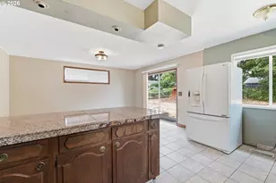 13717 SE Mill St, Portland, OR 97233 - Photo 16