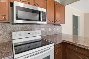 13717 SE Mill St, Portland, OR 97233 - Photo 14