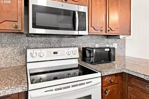 13717 SE Mill St, Portland, OR 97233 - Photo 14