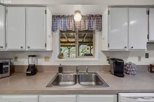 2925 Cleveland Hill Rd, Roseburg, OR 97471 - Photo 12
