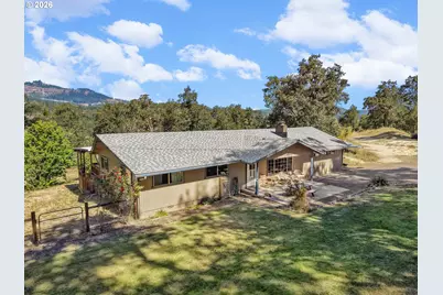 2925 Cleveland Hill Rd, Roseburg, OR 97471 - Photo 2