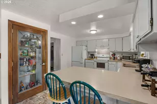 2925 Cleveland Hill Rd, Roseburg, OR 97471 - Photo 10