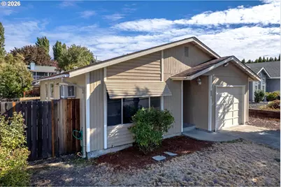 632 Sherman Dr, The Dalles, OR 97058 - Photo 2