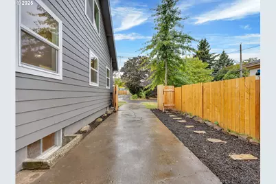 4416 NE 75th Ave, Portland, OR 97218 - Photo 44
