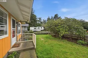 745 Seagate Ave, Coos Bay, OR 97420 - Photo 4