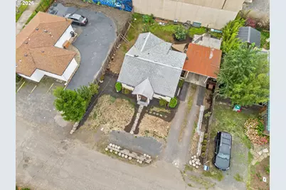 102 Holeman Ave, Eugene, OR 97404 - Photo 6