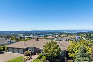 1423 NW Deerfern St, Camas, WA 98607 - Photo 2