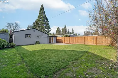 169 W Hazel St, Roseburg, OR 97471 - Photo 2