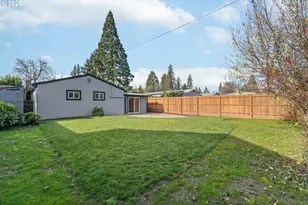 169 W Hazel St, Roseburg, OR 97471 - Photo 2