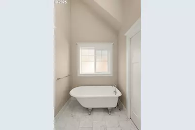 5801 S Kelly Ave, Portland, OR 97239 - Photo 24