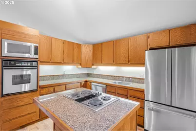 563 Fairway Dr, Gleneden Beach, OR 97388 - Photo 4