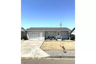 1073 Randolph Rd, Woodburn, OR 97071 - Photo 2