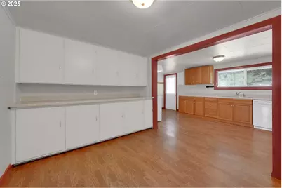 47563 Union St, Oakridge, OR 97463 - Photo 10