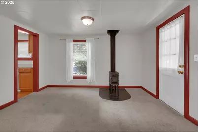 47563 Union St, Oakridge, OR 97463 - Photo 6