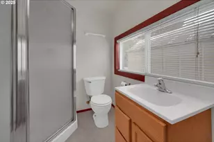 47563 Union St, Oakridge, OR 97463 - Photo 12